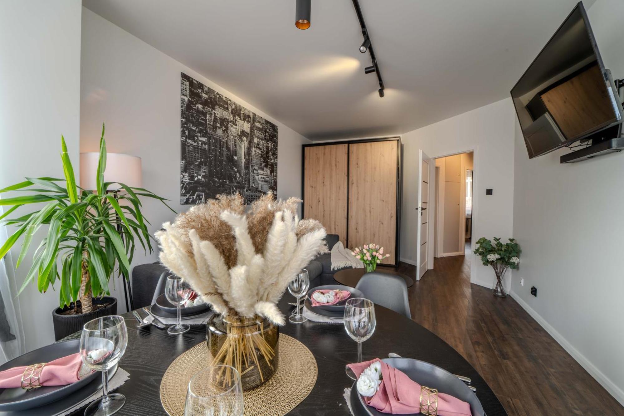 New Large Modern Apartment - City Center - 60M2 - Lift - Parking Wroclaw Dış mekan fotoğraf